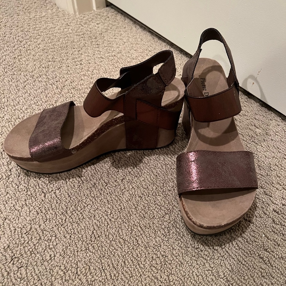 Pierre Dumas bronze heel/sandal, size 9